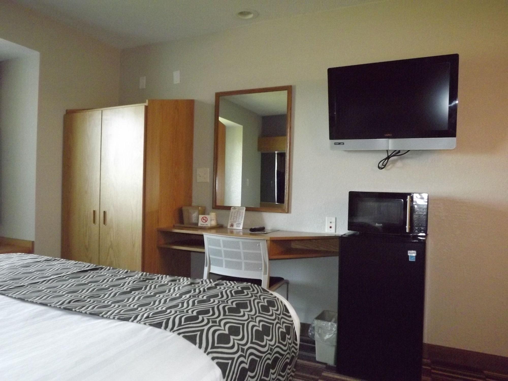 Microtel Inn And Suites - Эймс Экстерьер фото