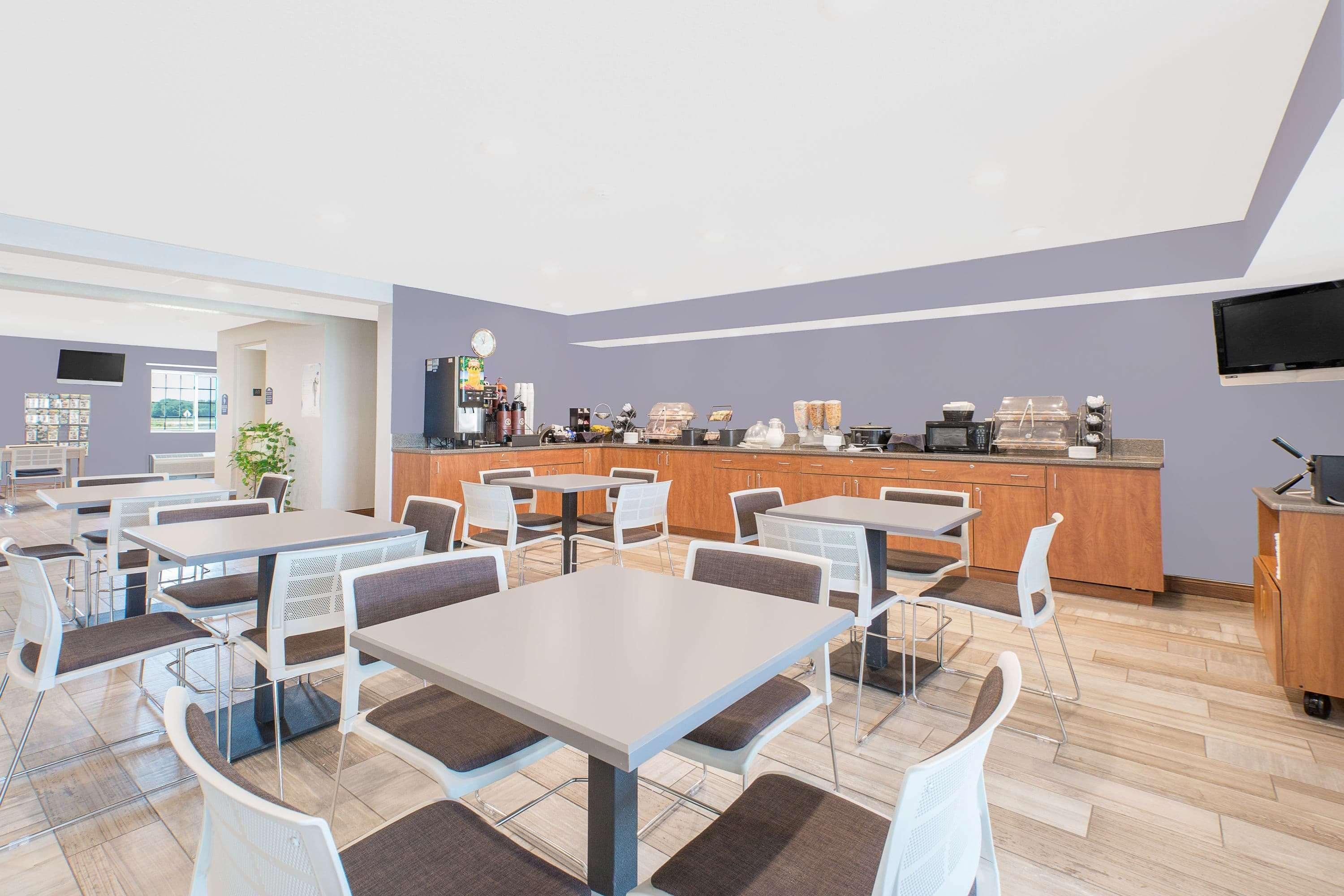 Microtel Inn And Suites - Эймс Экстерьер фото