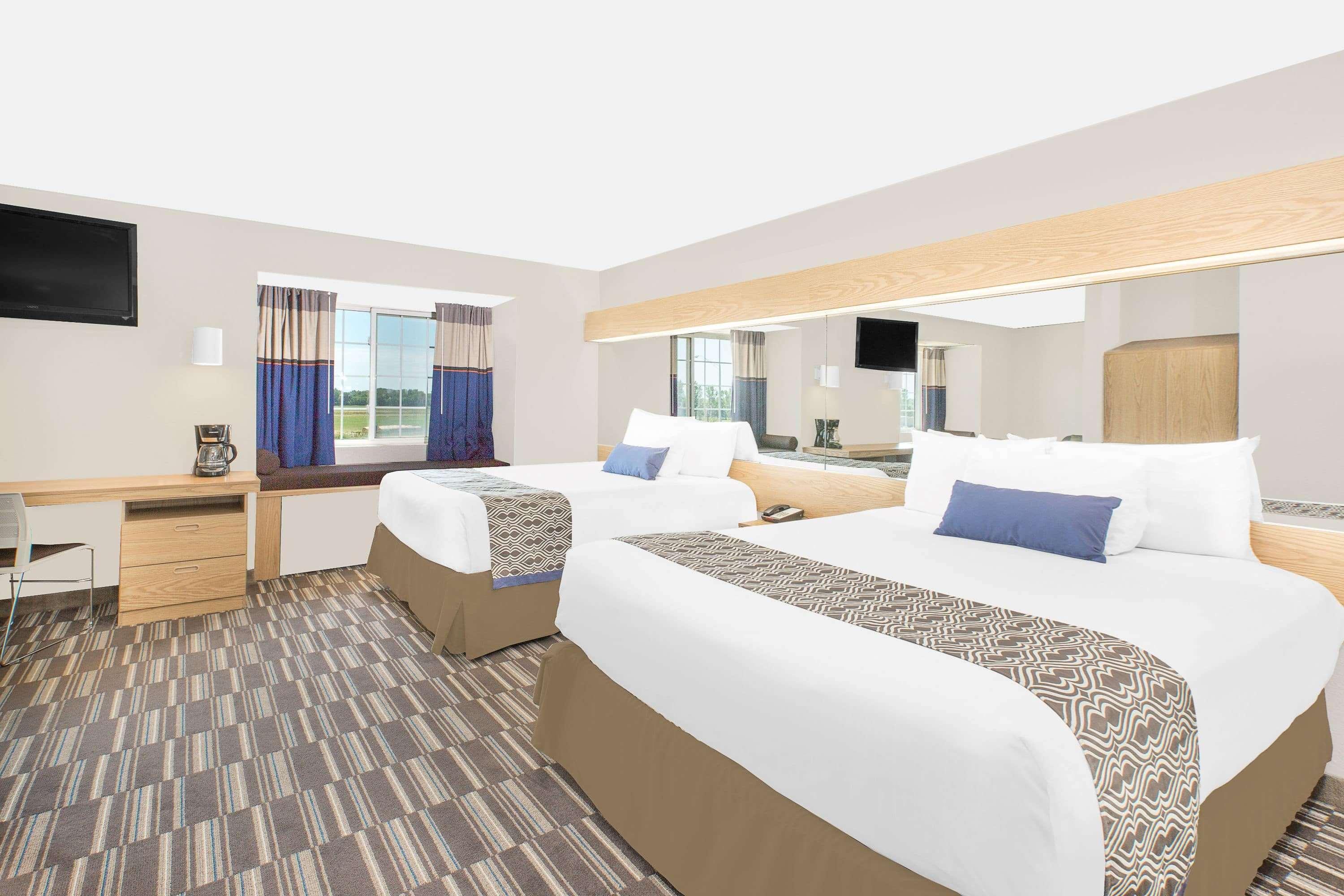 Microtel Inn And Suites - Эймс Экстерьер фото